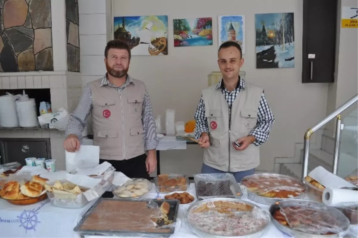 Lüleburgaz\'da Gazze ve Doğu Türkistan İçin Kermes Açıldı