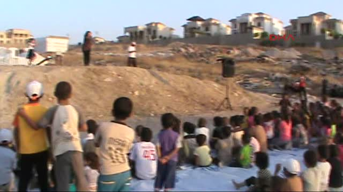 Silopi Ezidi Çocuklara, Çocuk Sanatçılar Konser Verdi