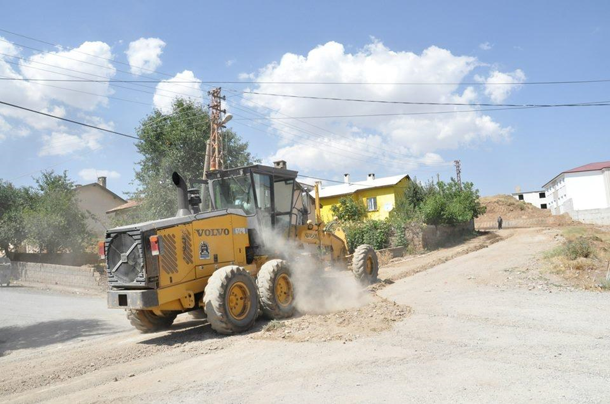 Tatvan Belediyesi Yol Yapım Çalışmalarına Devam Ediyor