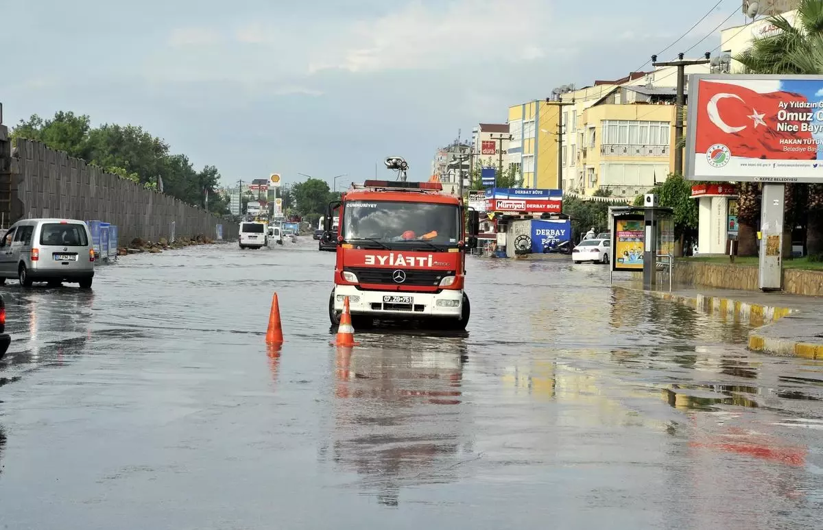 Antalya\'da Sağanak Etkili Oldu