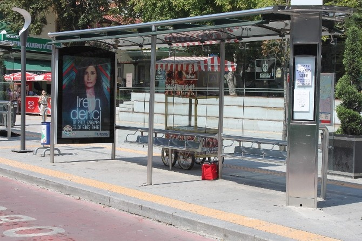 Durakta Unutulan Çanta Panik Yaşattı