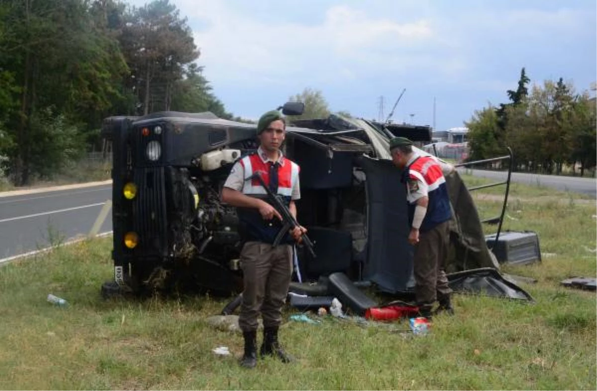 Ergene\'de Askeri Araç Kaza Yaptı: 2 Yaralı