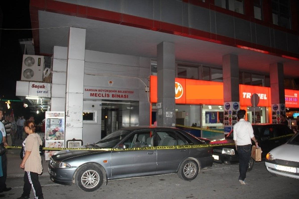 Meclis Binası Önünde Bomba Paniği