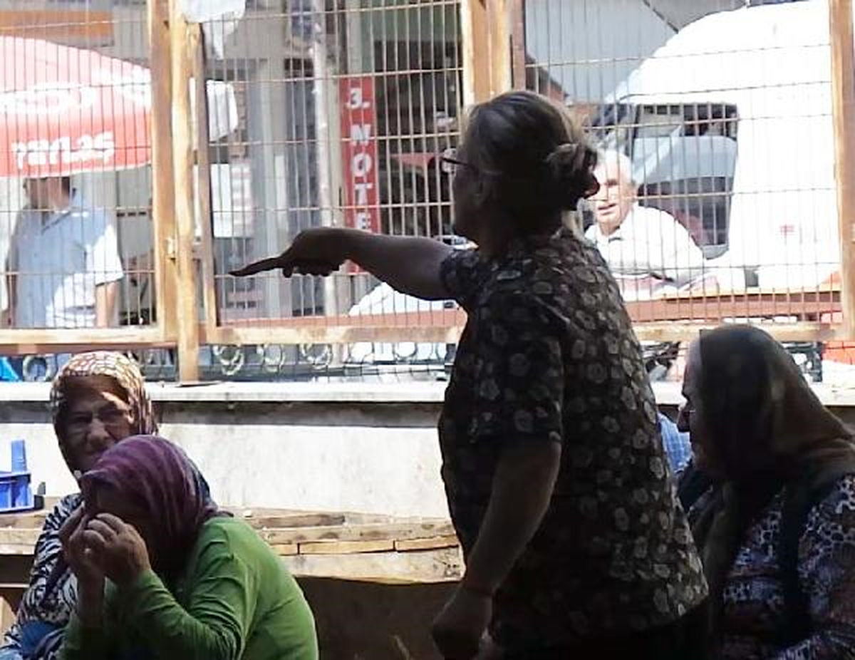 Ordu\'da Kadınlar Pazarda Bıçakla Kavga Etti