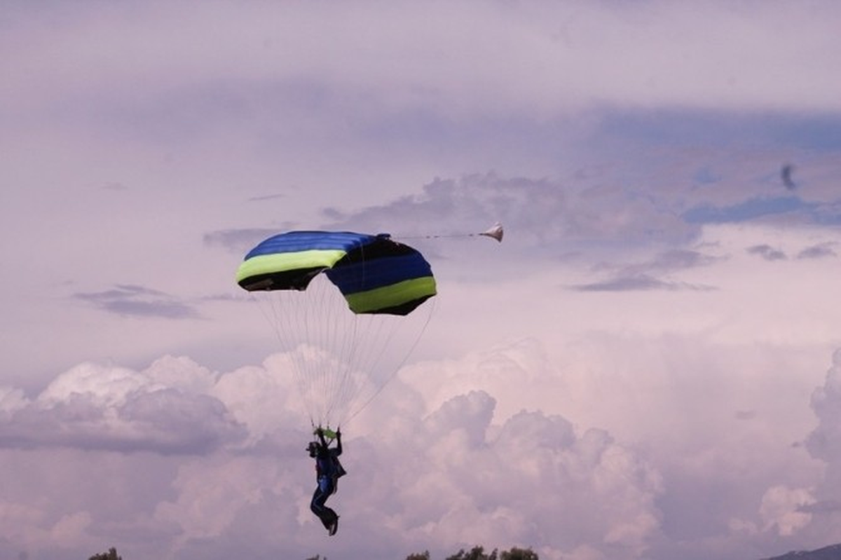 Selçuk\'ta Türkiye Paraşüt Şampiyonası Heyecanı