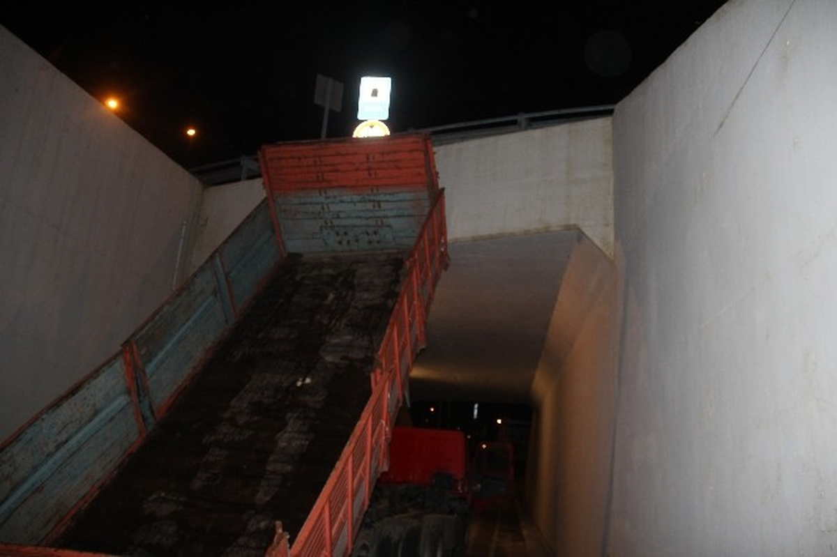 Üst Geçide Çarpan Bir Damper Vakası da Bursa\'dan