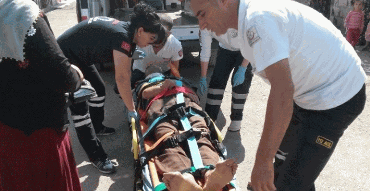Adıyaman\'da Kendini Evin Tavanına Asan Şahıs Son Anda Kurtarıldı
