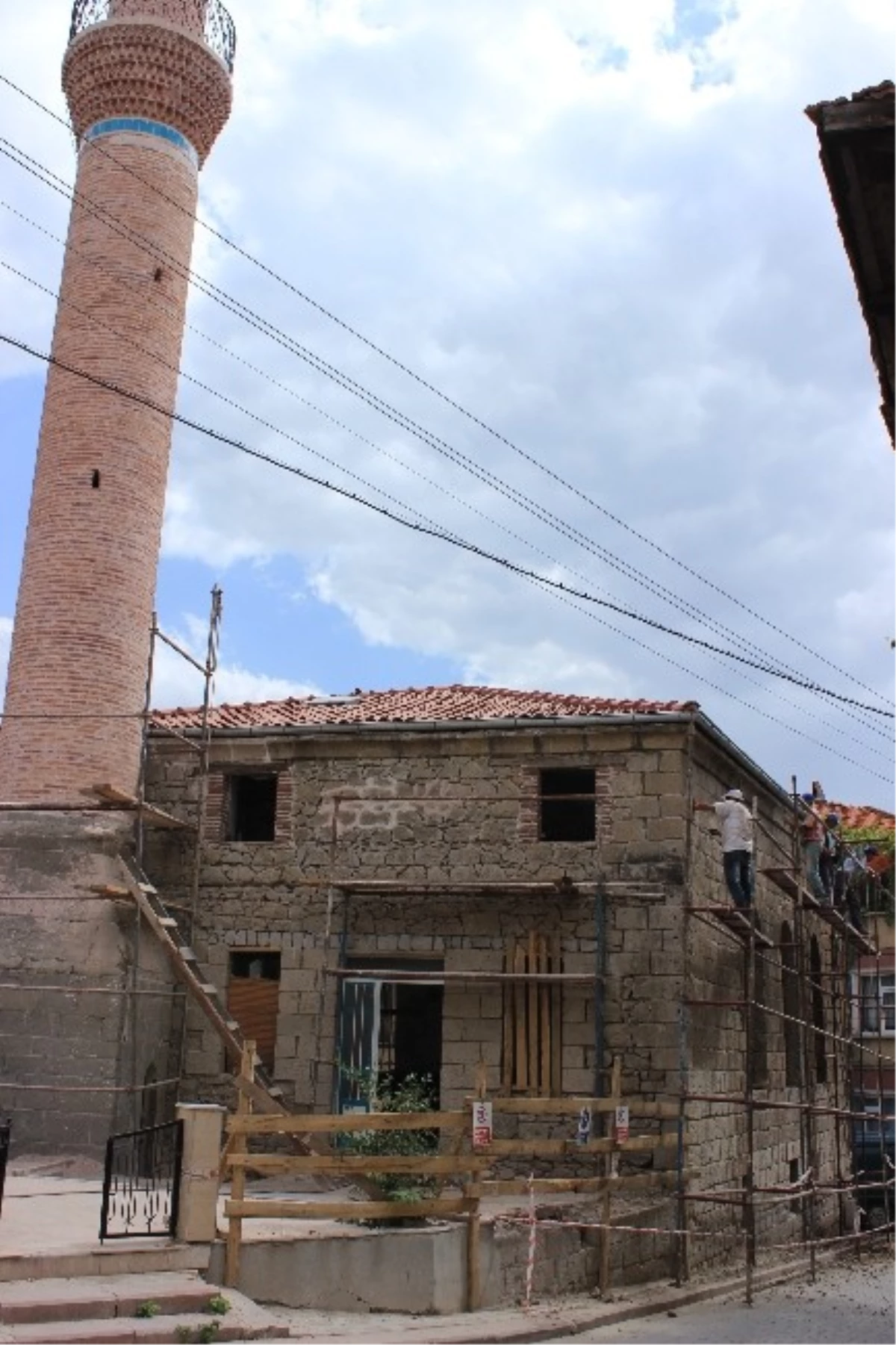 Ağalar Cami Yenileniyor