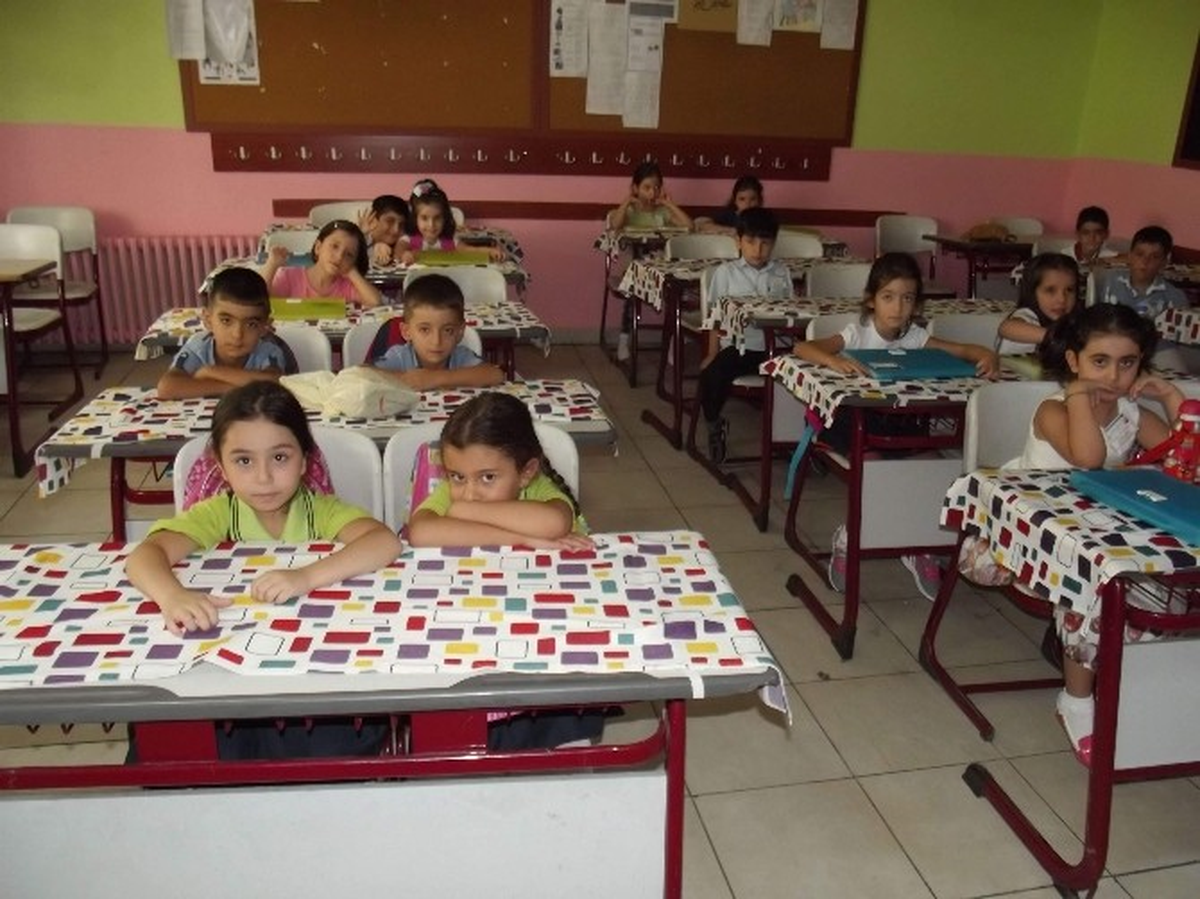 Ana Okulu ve 1\'nci Sınıflarda Eğitime Başlandı