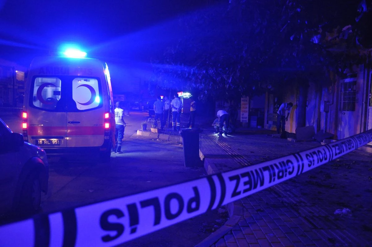 Bursa\'da Gürültü Kavgası: 2 Ölü, 1 Yaralı