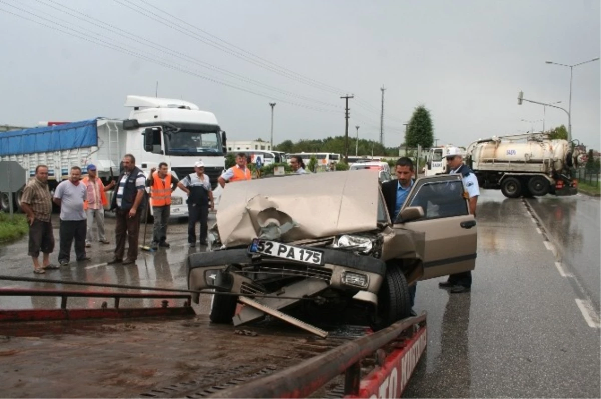 Çarşamba\'da Trafik Kazası: 4 Yaralı