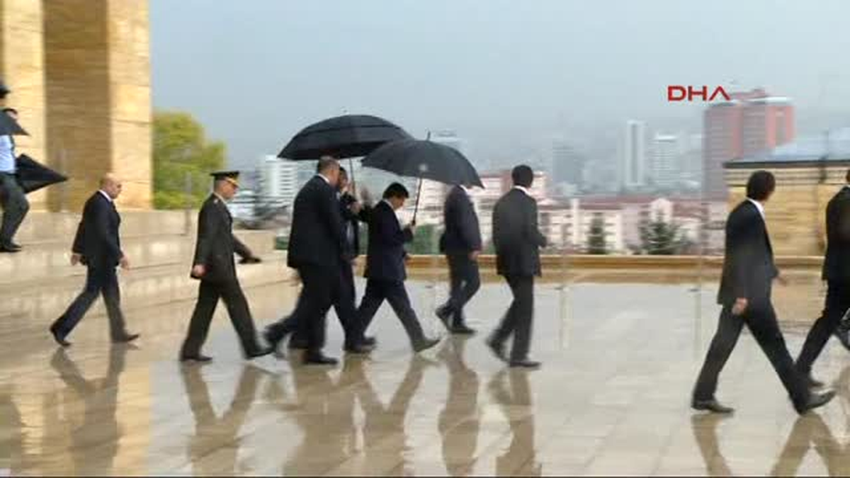 Davutoğlu, Anıtkabir\'i Ziyaret Etti