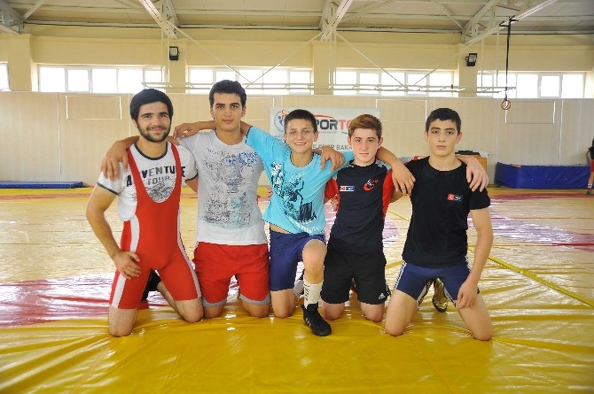 Hendek\'ten 5 Sporcu Milli Takım Kampında