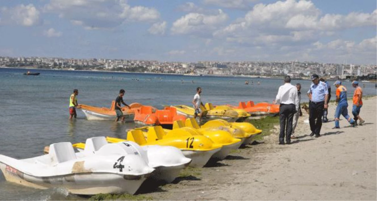 Kumburgaz\'da Kaybolan Gençlere Deniz Bisikleti Kiralayan Zanlı Serbest