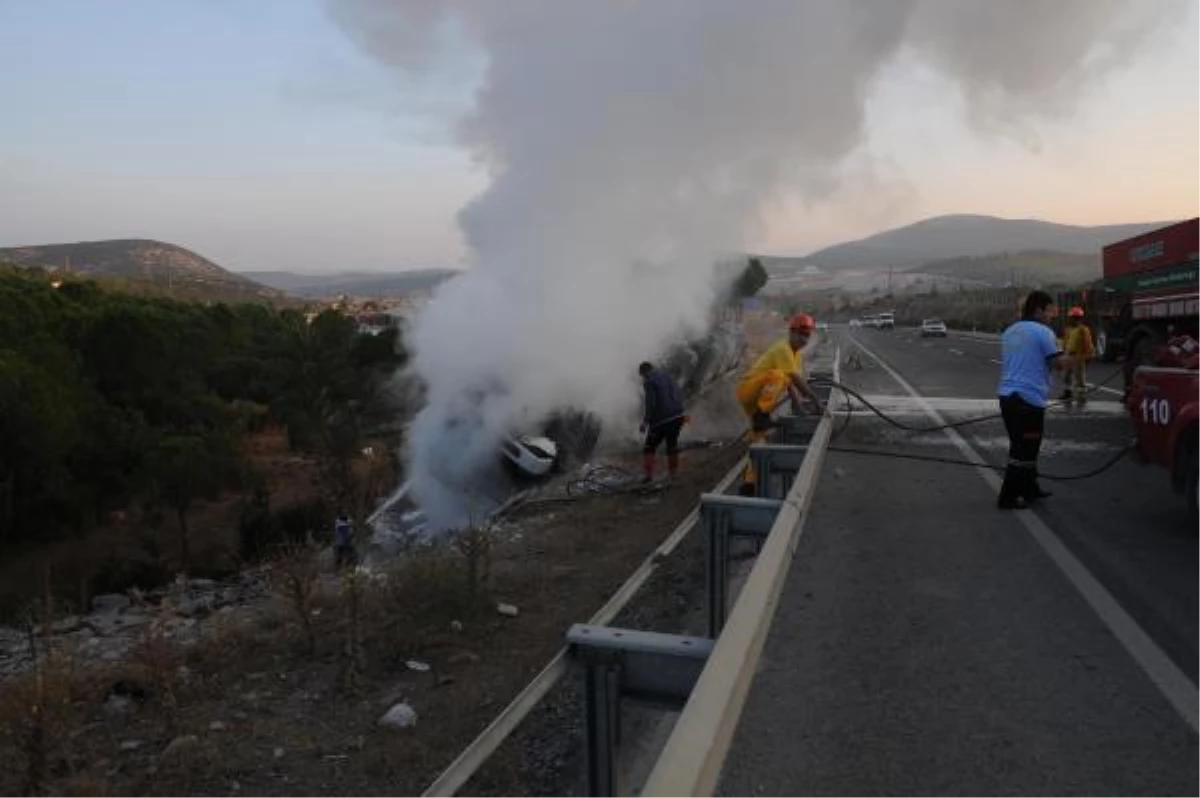 Mermer Yüklü TIR Devrilip Alev Aldı: 2 Yaralı