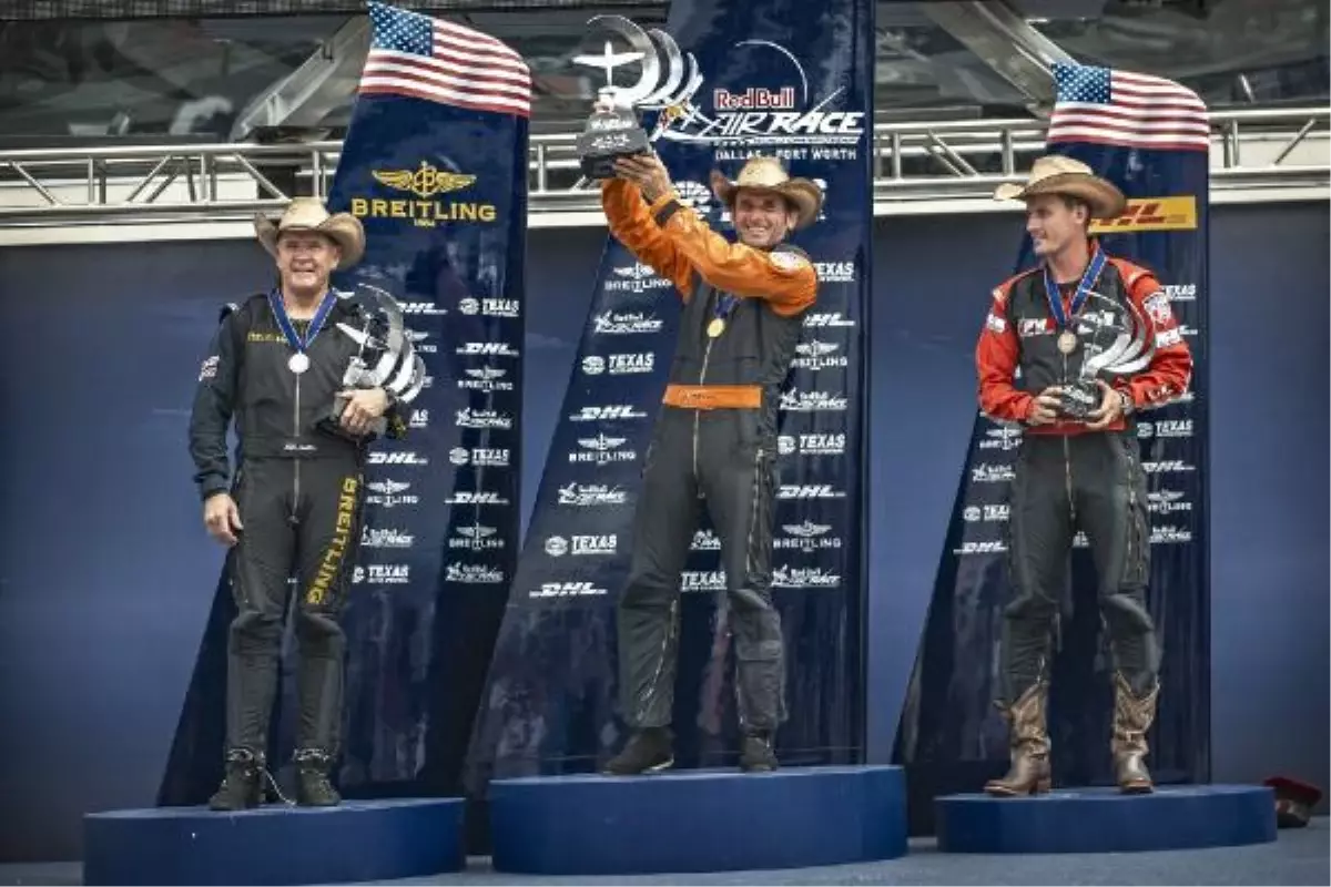 Red Bull Aır Race\'in Teksas Ayağını Nıcolas Ivanoff Kazandı