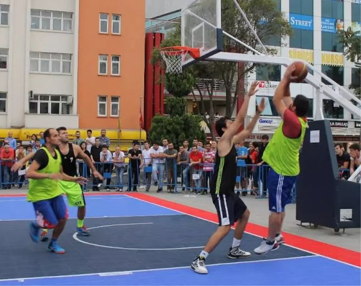 Sokak Basketbolu 3x3\'Te Kupalar Sahiplerini Buldu