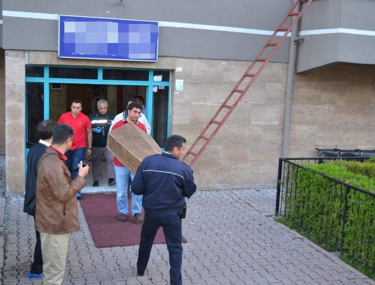 Kayseri\'de 3 Yaşındaki Oğlunu Öldüren Baba, Cezaevinde İntihar Etti