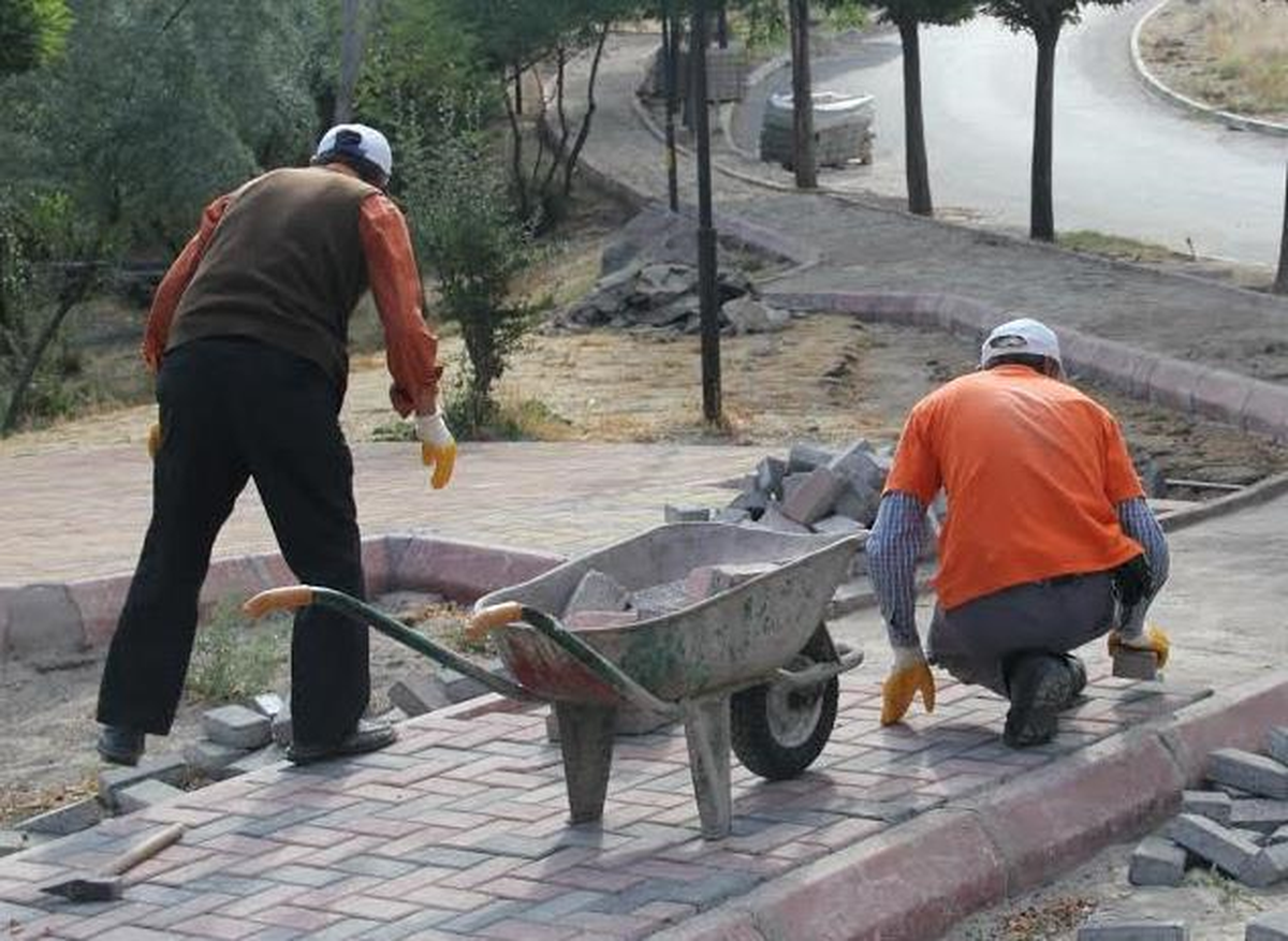 50. Yıl Parkında Yenileme Çalışmaları Başladı