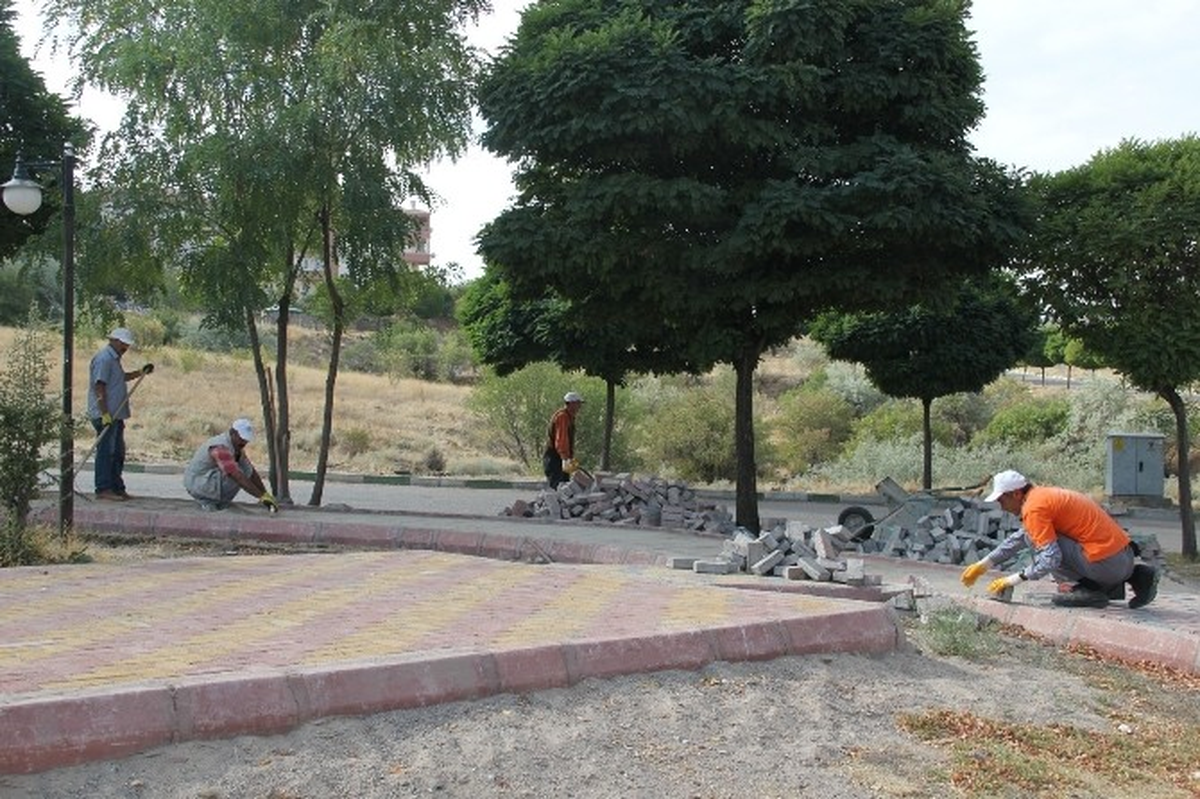 50. Yıl Parkında Yenileme Çalışmaları Başladı