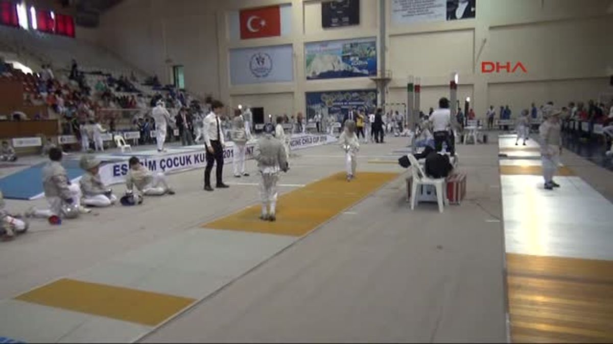 Eskrimde Hedef 10 Bin Aktif Sporcu