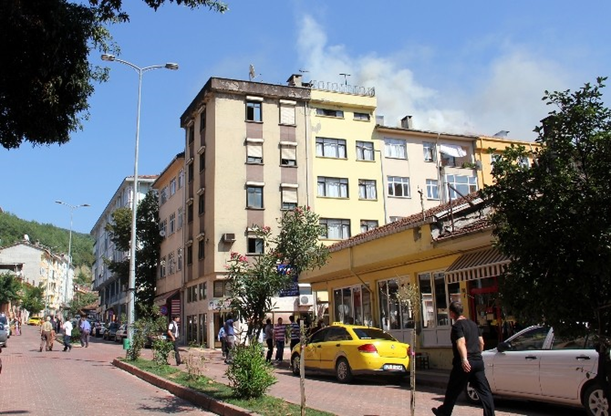 Bozkurt \'Ta Çatı Yangını