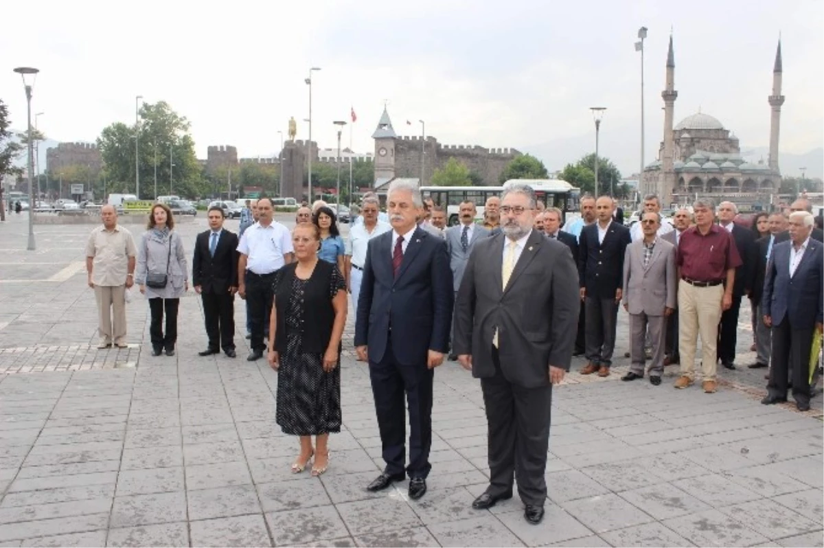 CHP 91. Kuruluş Yıldönümünde Atatürk Anıtına Çelenk Bıraktı