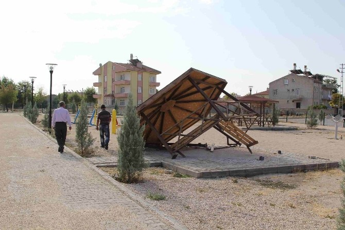 Cihanbeyli\'de Parklar Tahrip Edildi