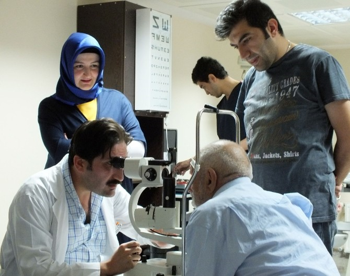 Doktor Keleş, Başarılı Operasyonlarla 65 Göze Işık Oldu