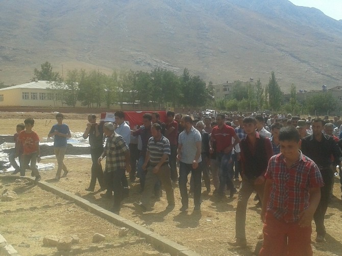 İntihar Eden Asker Toprağa Verildi
