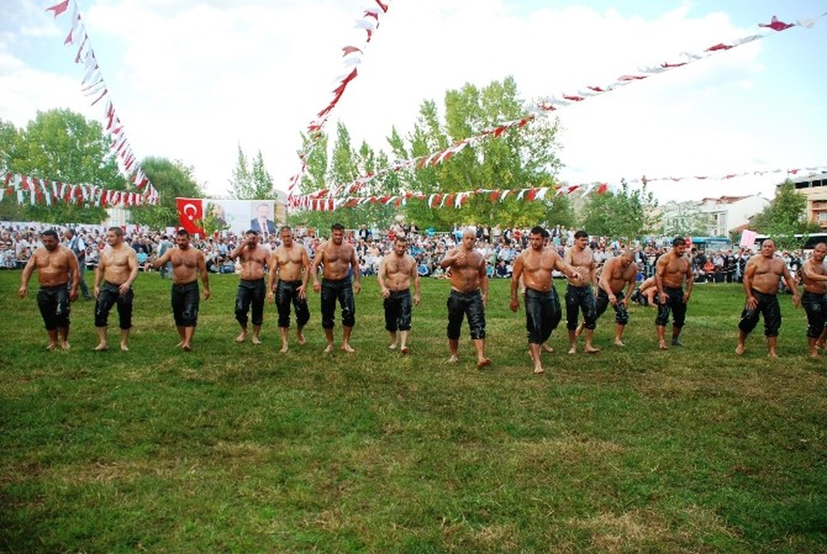 İzmit\'te Güreş Şöleni