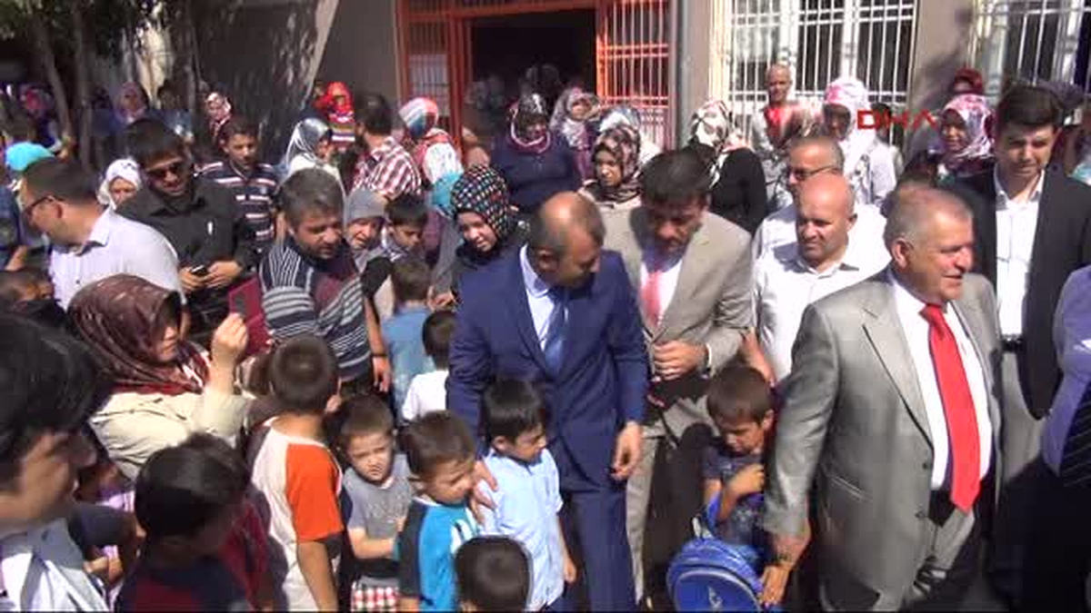 Maraş\'ta 3 Bin 300 Öğrenciye Çanta ve Kırtasiye Malzemesi