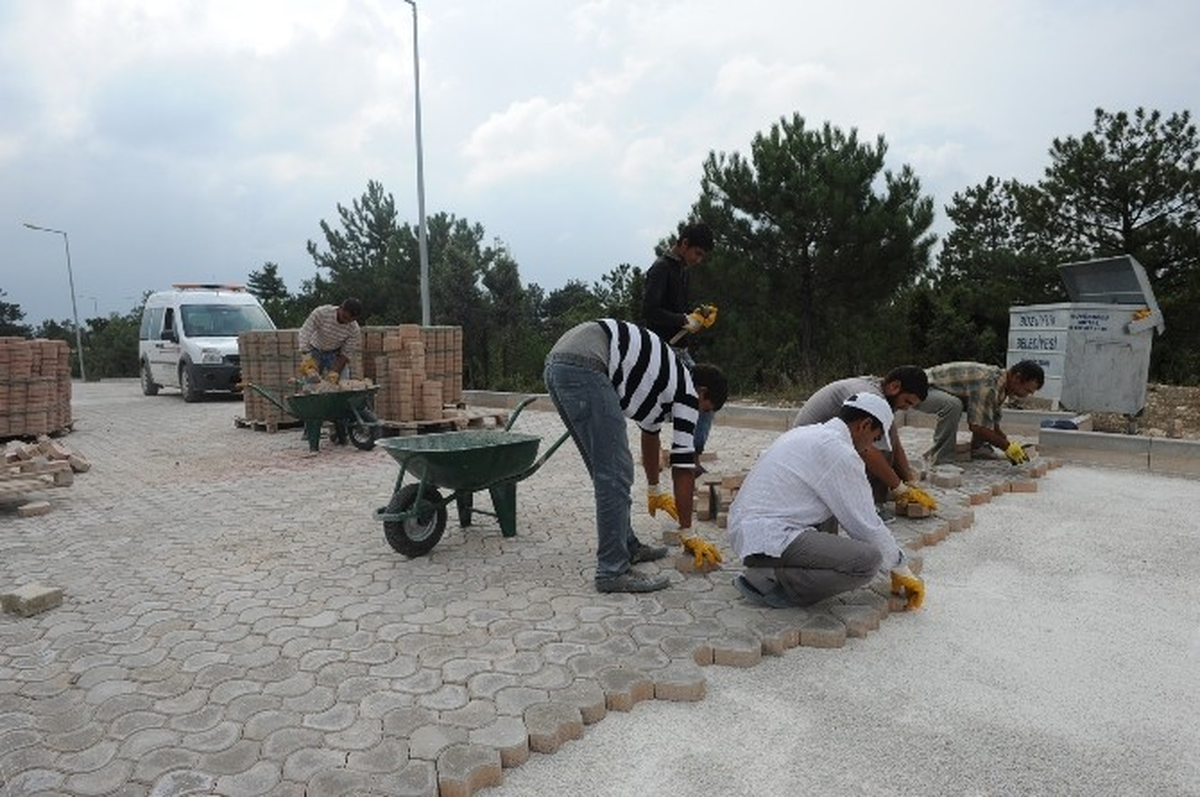 Kent Ormanı Araç Yollarına Kilit Parke Taşı