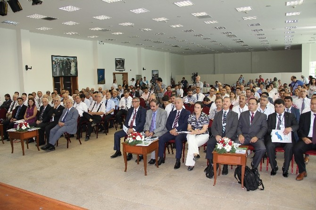 Mersin\'in Ulaşım Sorununa Çözüm Aranıyor