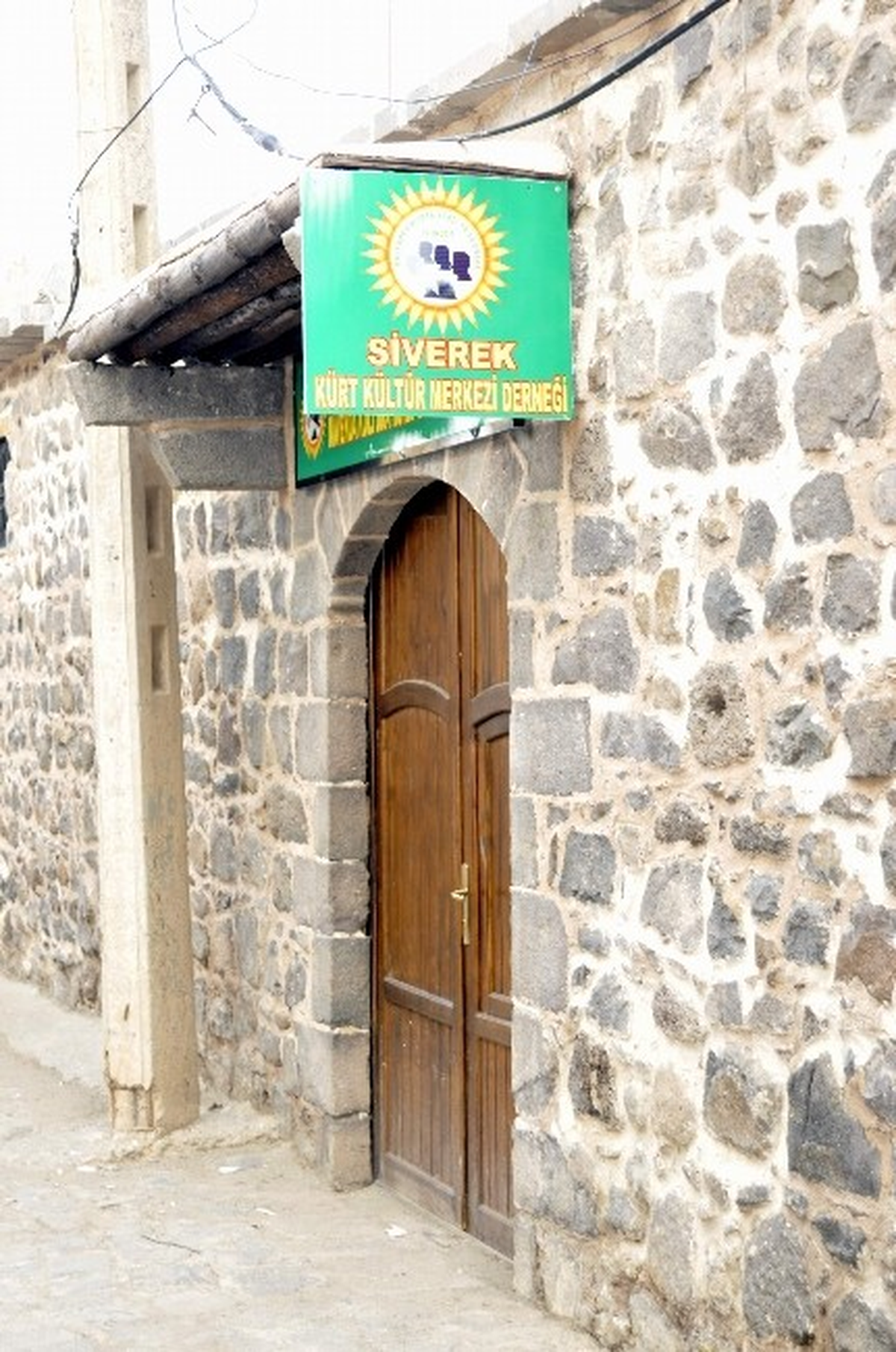 "İnsanlara Kürtçe Seçmeli Dersinin Olduğu Anlatmalıdır"