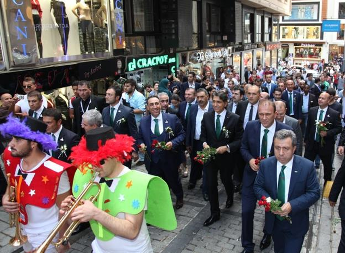 Takımlar Sponsoru Mercedes-Benz\'den Milli Maç Şenliği