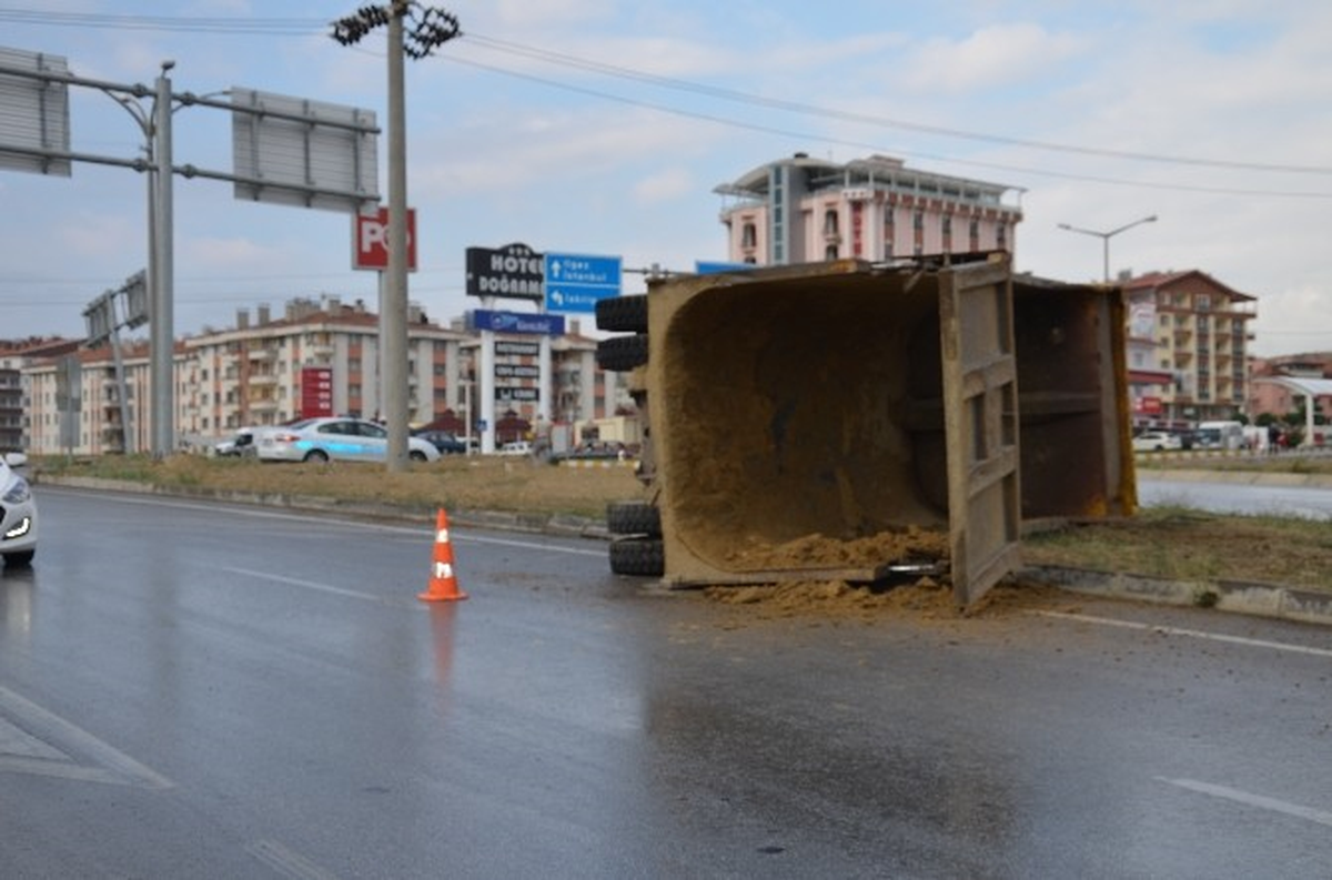 Tosya\'da Trafik Kazası: 2 Yaralı