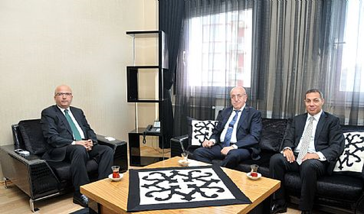 Vakıfbank Genel Müdürü Aydoğan, Başkan Çoban\'ı Ziyaret Etti
