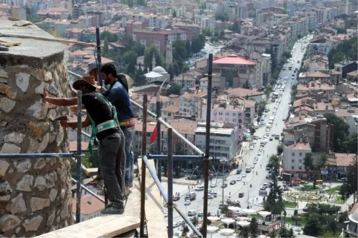 700 Metrede Ekmek Parası İçin Çalışıyorlar