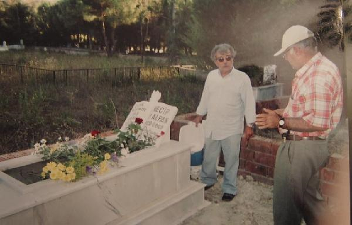 Baba Vasiyetini Gerçekleştirdiği Gün Öldü