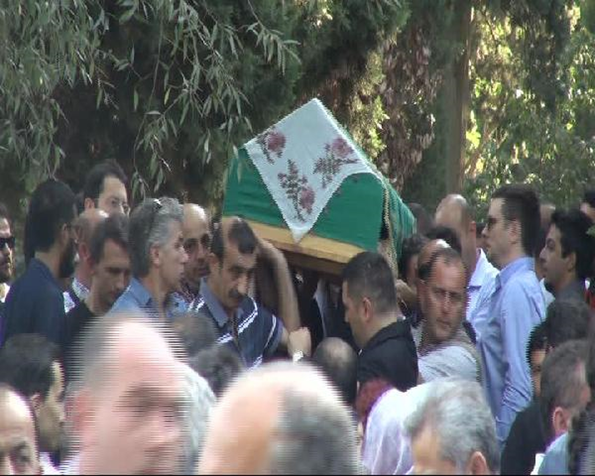 Beykoz\'da Ağaç Düşmesi Sonucu Ölen Kadın Son Yolculuğuna Uğurlandı
