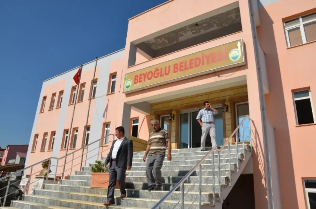 Beyoğlu Eski Belediye Binası İmam Hatip Ortaokulu Oldu