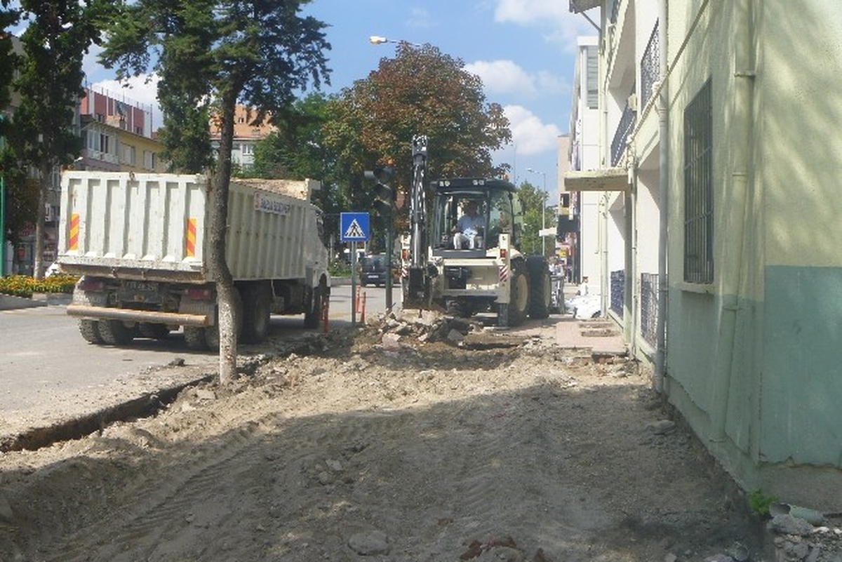 Bilecik\'te Kaldırım Yenileme Çalışmaları Devam Ediyor