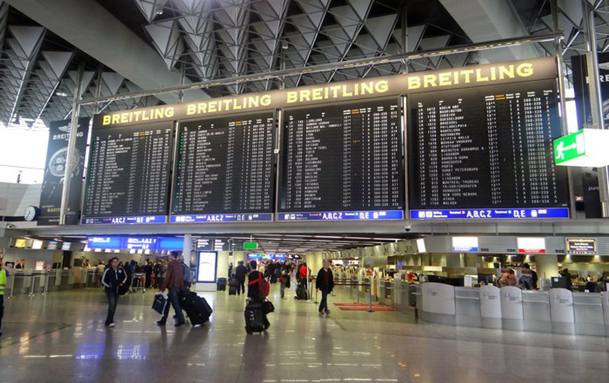 Frankfurt Havalimanı Bir Ayda 6 Milyon Yolcuyla Rekor Kırdı