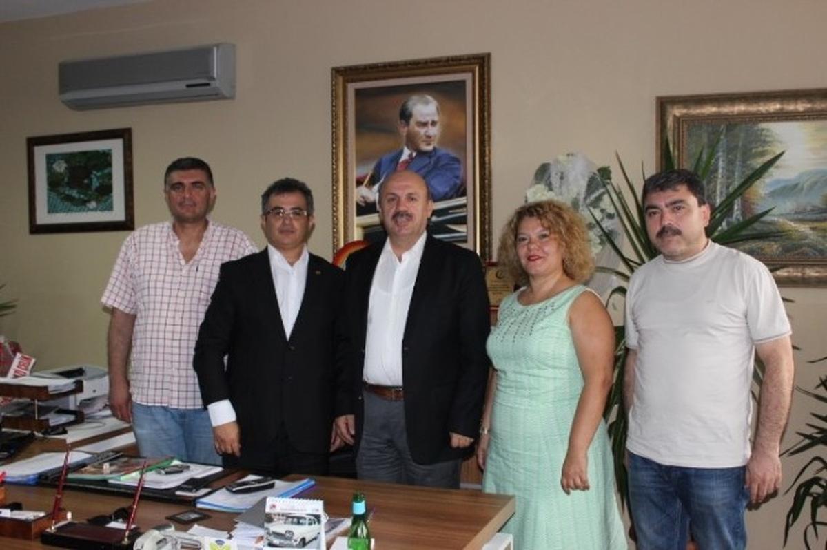 Kuaförlerden Tepebaşı İlçe Milli Eğitim Müdürü Üzmez\'e Ziyaret