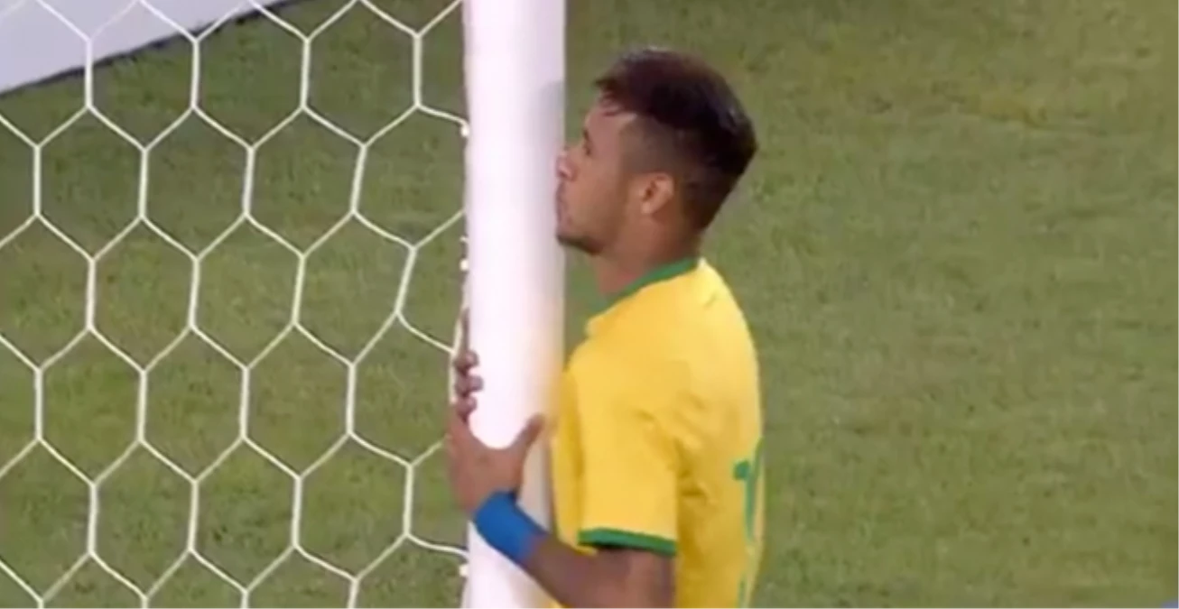 Neymar Ekvador Maçında İnanılmaz Golü Kaçırdı