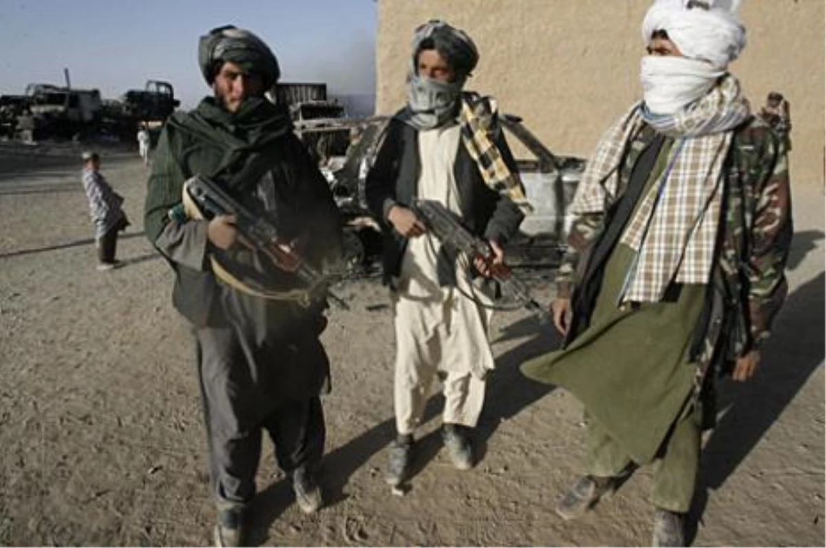 Pakistan\'da Taliban Operasyonunda Ölü Sayısı 65\'e Çıktı
