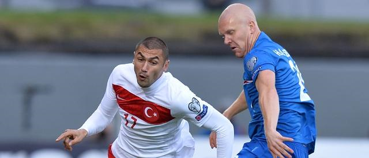 UEFA\'nın İnternet Sitesi: İzlanda 10 Kişilik Türkiye\'ye Güçlü Geldi