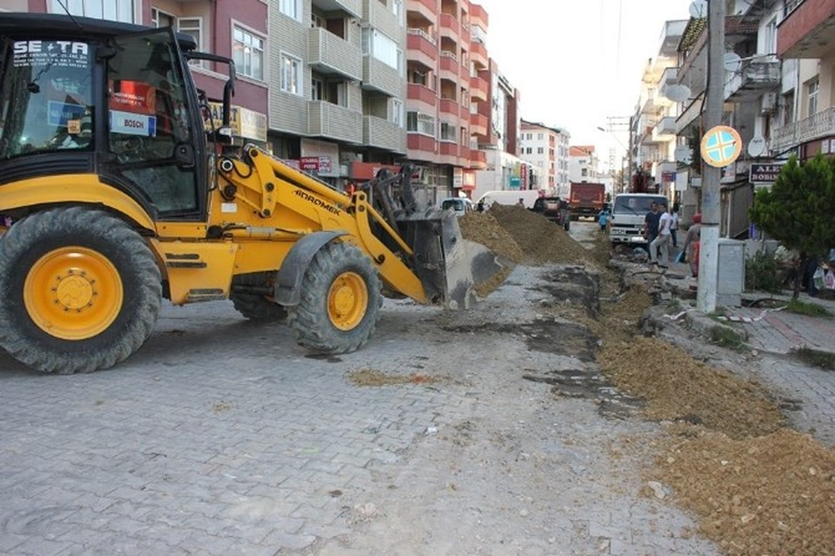 Akçakoca\'da Elektrik Telleri Yer Altına Alınıyor