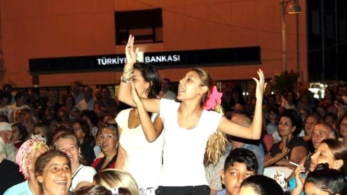 Ayvalık\'ta Romanlardan Unutulmaz Gece